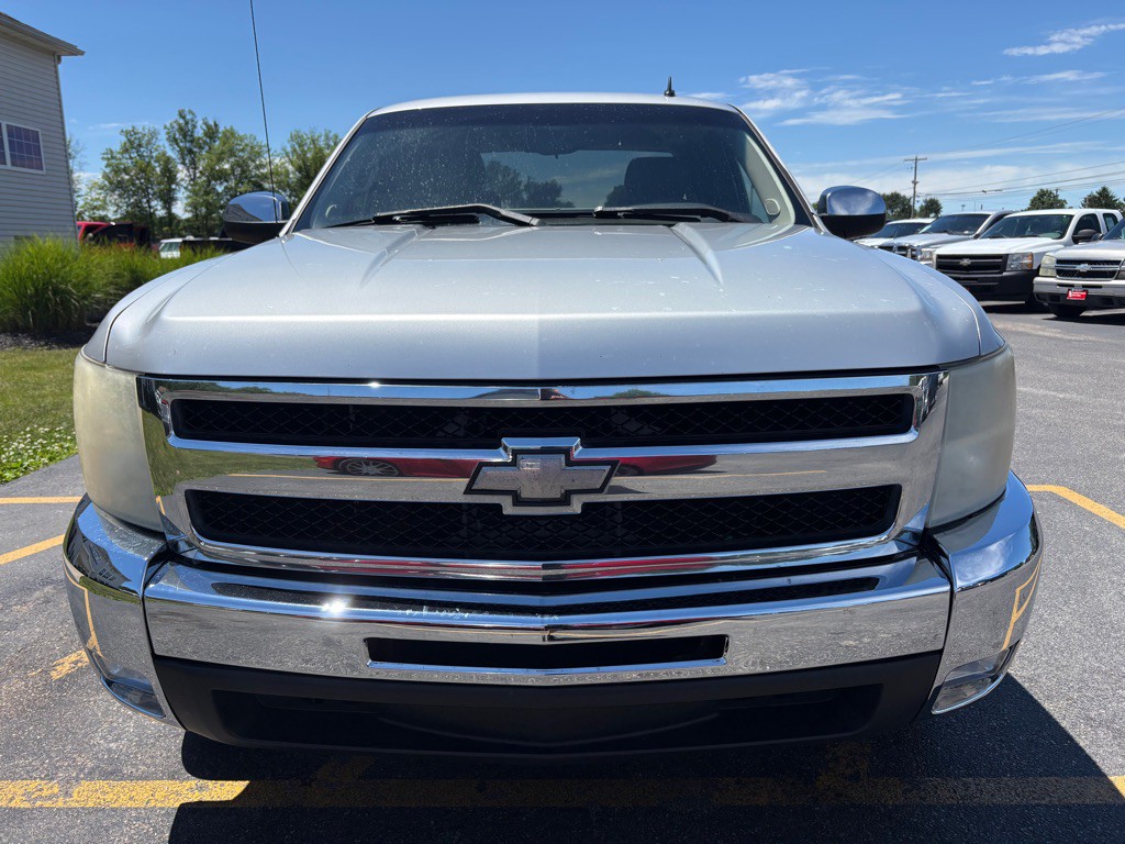 2011 Chevrolet Silverado 1500 Image 3