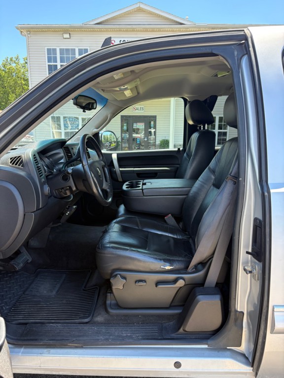 2011 Chevrolet Silverado 1500 Image 11