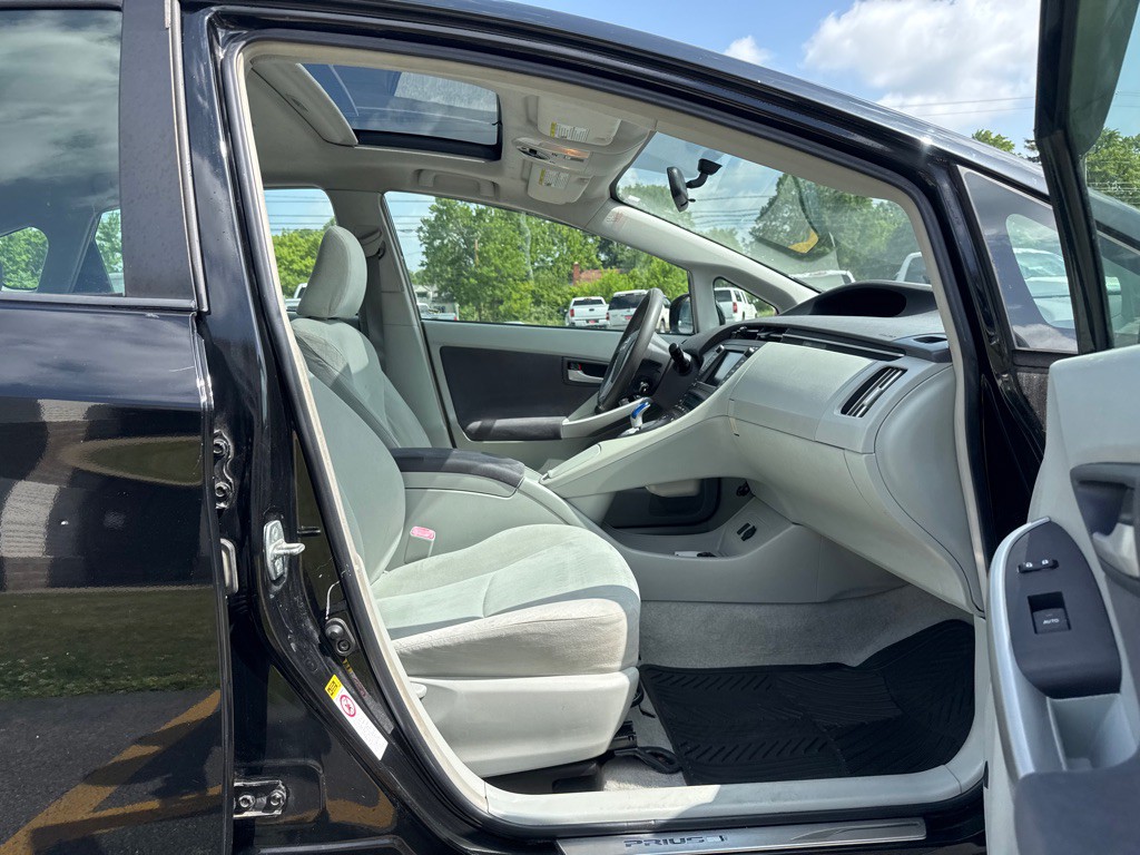 2010 Toyota Prius Image 11