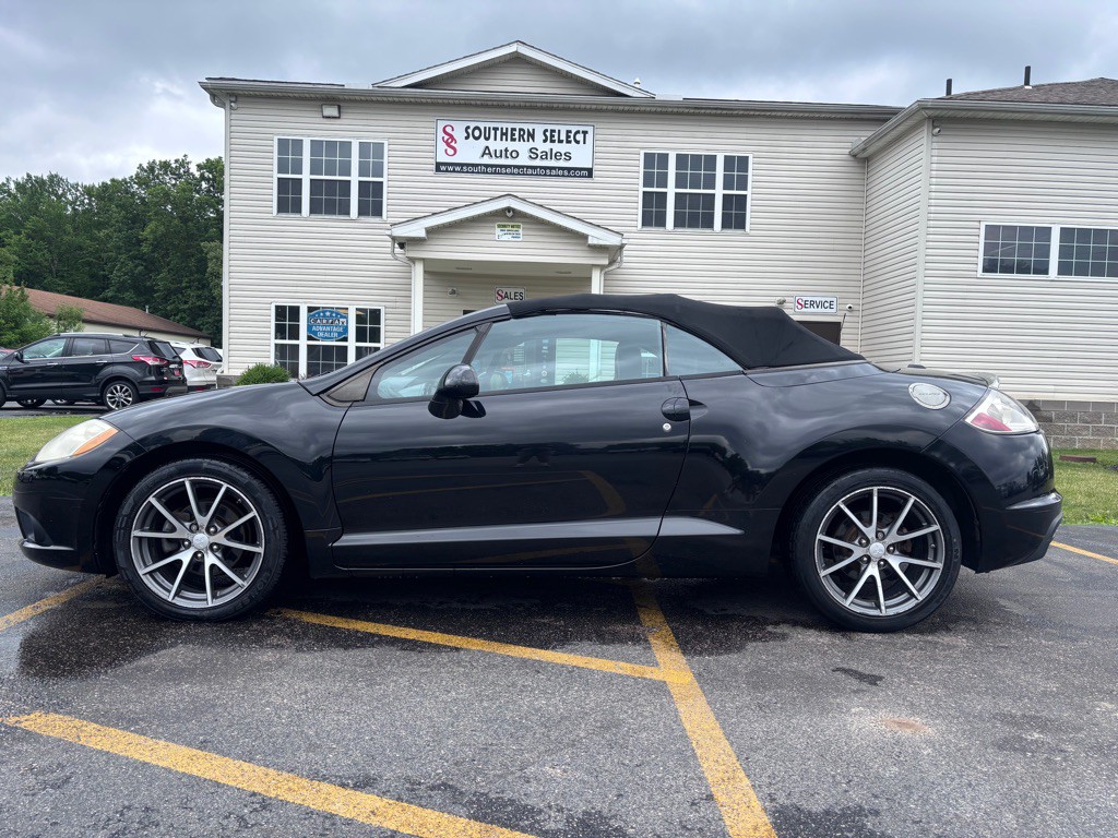 2011 Mitsubishi Eclipse Image 2