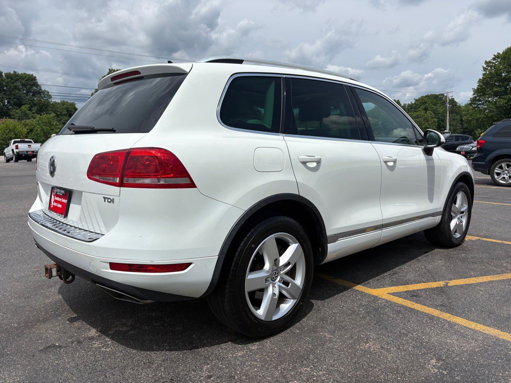 2013 Volkswagen Touareg Image 6