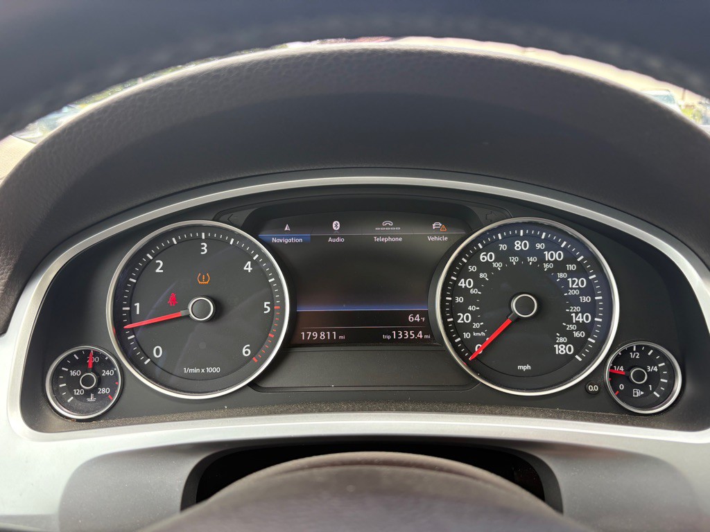 2013 Volkswagen Touareg Image 14