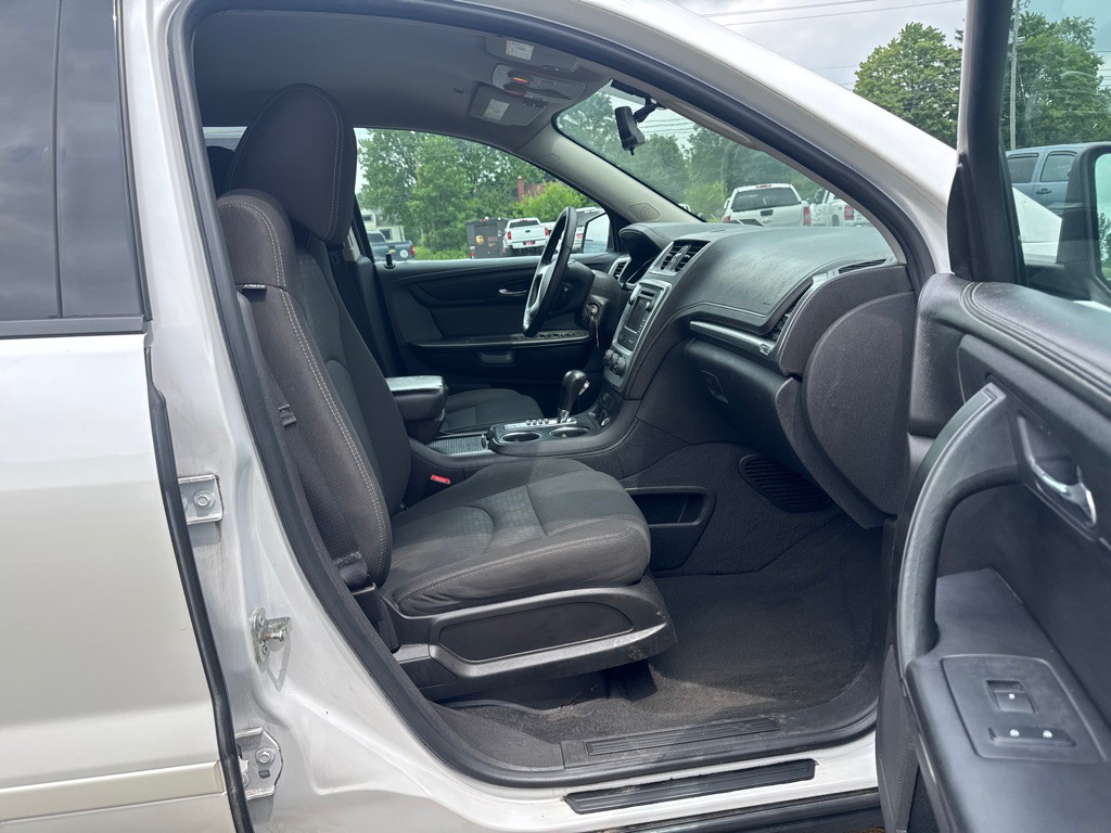 2016 GMC Acadia Image 12