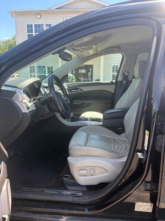 2013 Cadillac SRX Image 9
