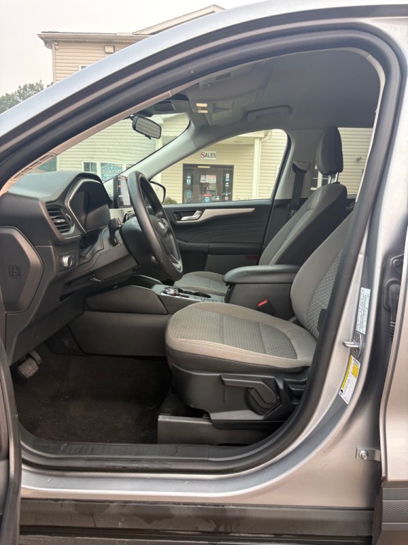 2021 Ford Escape Image 9
