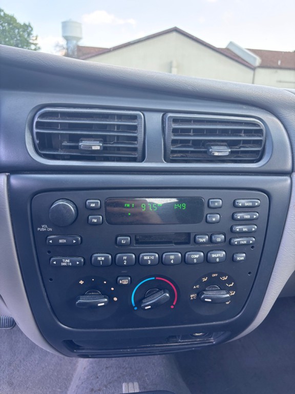 2001 Ford Taurus Image 16