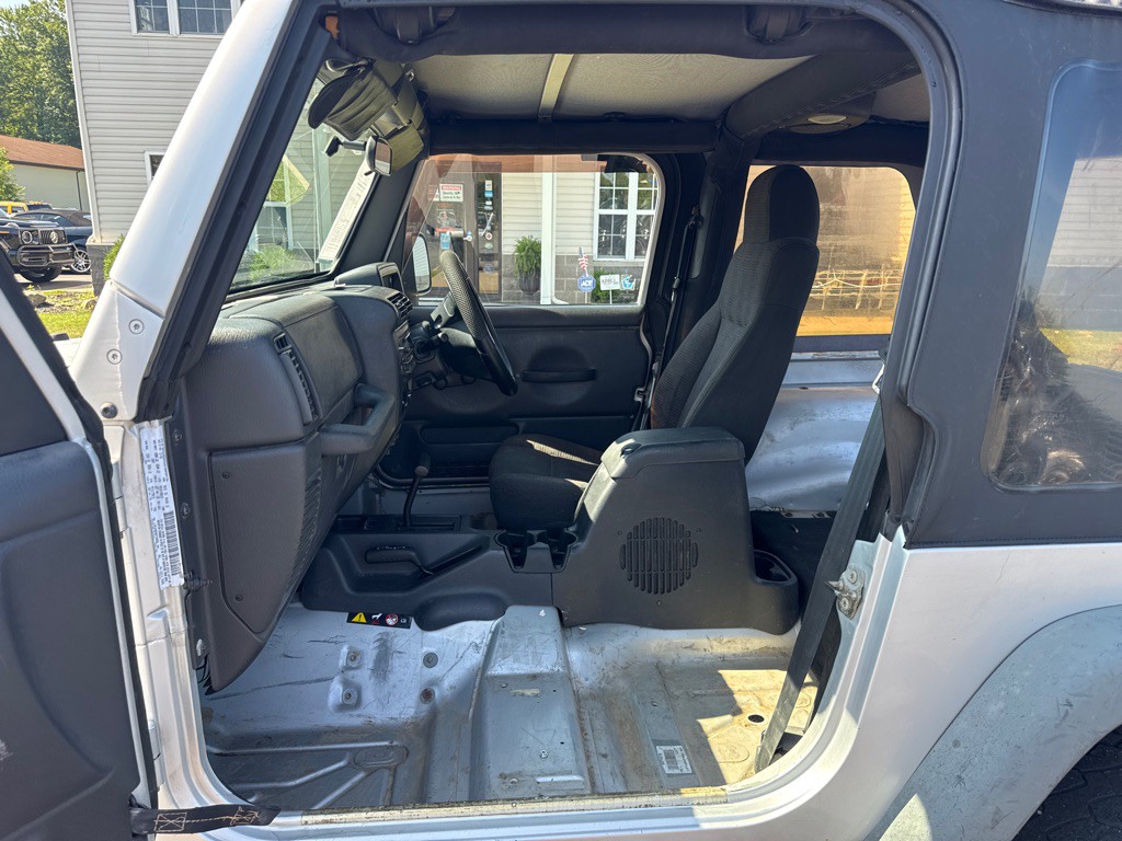2004 Jeep Wrangler Image 9