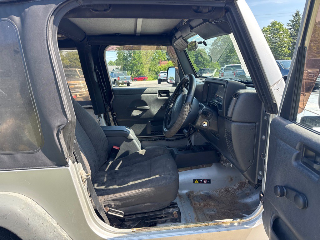 2004 Jeep Wrangler Image 11
