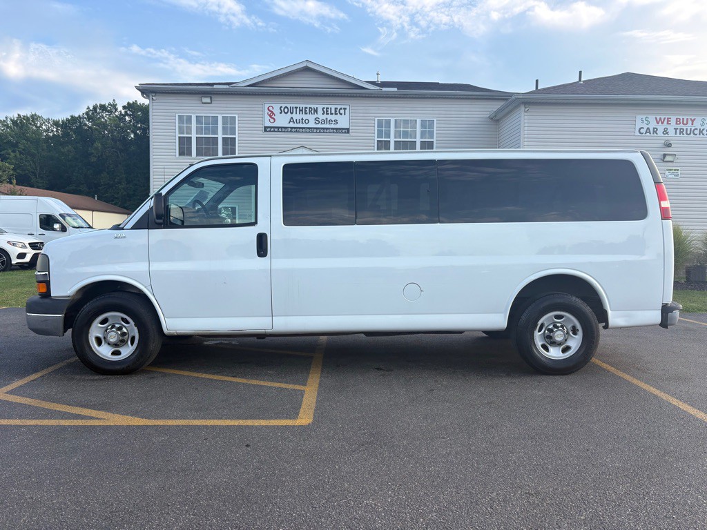 2014 Chevrolet Express Image 1