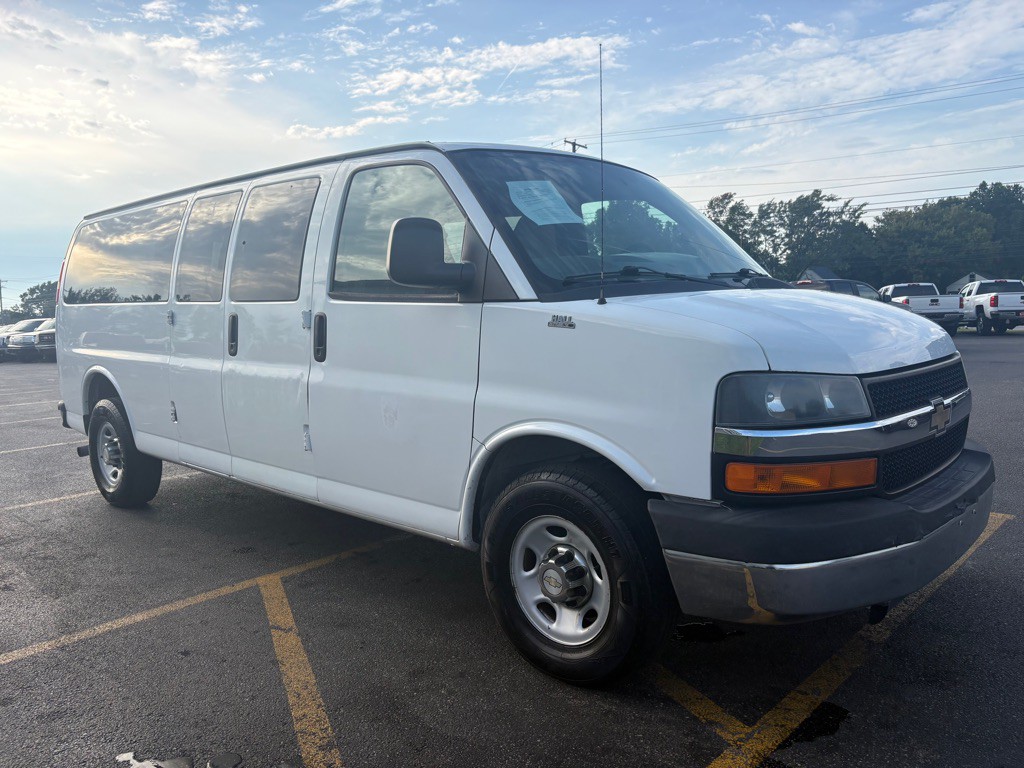 2014 Chevrolet Express Image 4