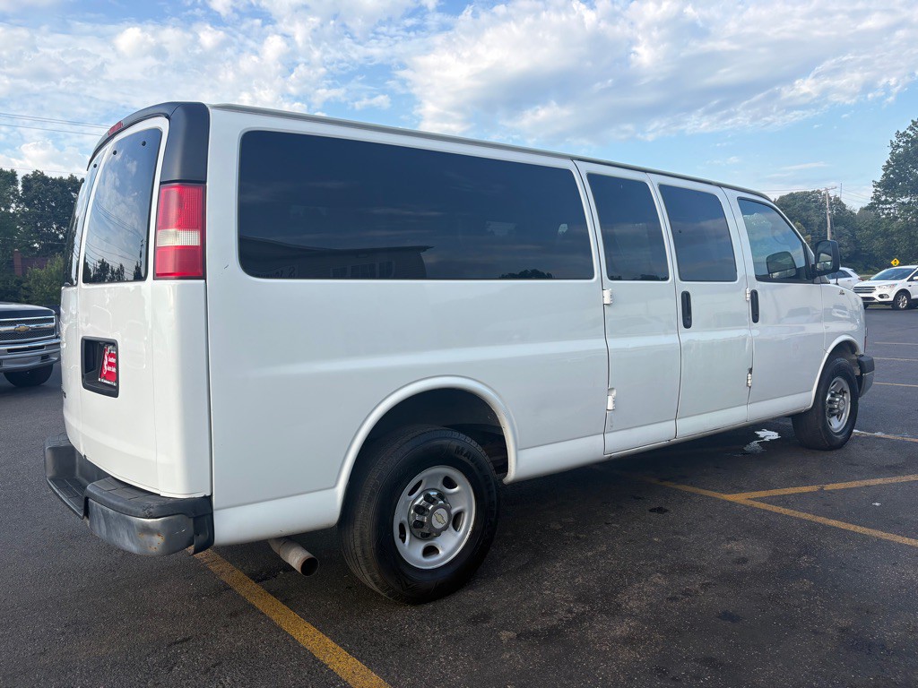 2014 Chevrolet Express Image 6