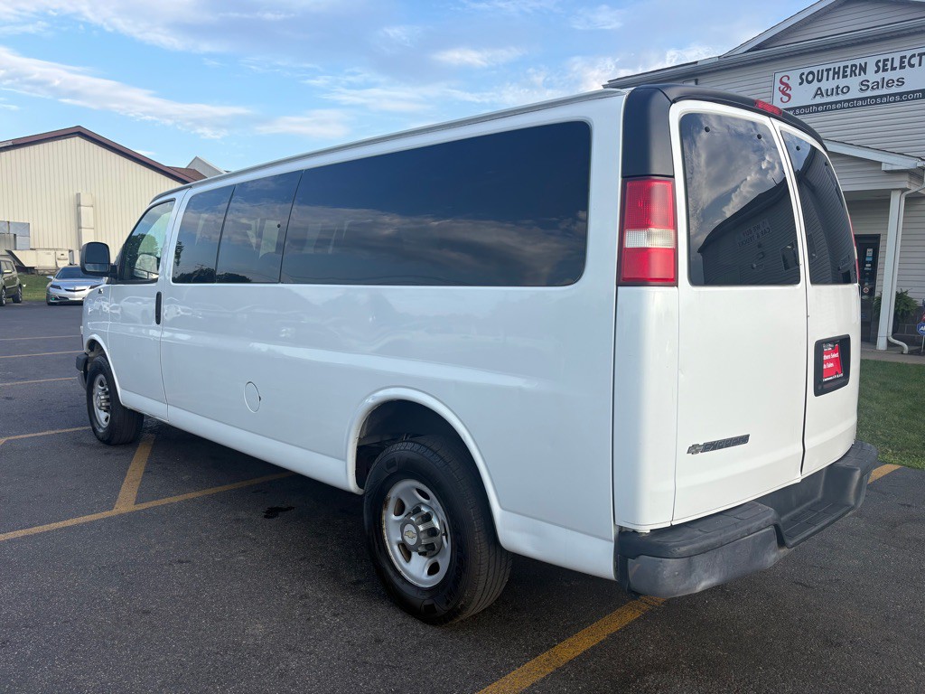 2014 Chevrolet Express Image 8