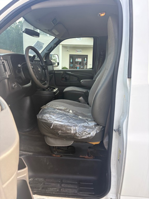 2014 Chevrolet Express Image 9