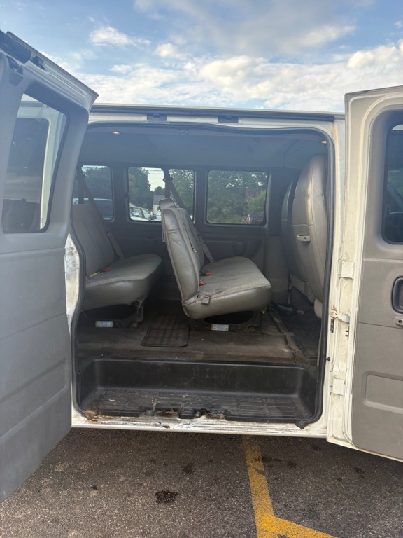 2014 Chevrolet Express Image 11