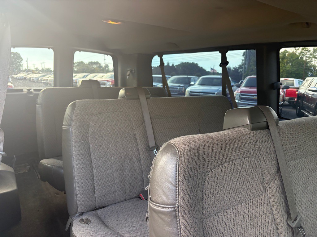 2014 Chevrolet Express Image 12