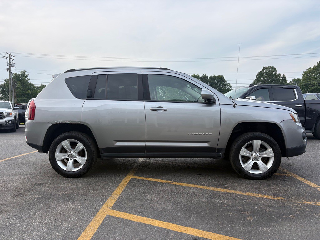 2016 Jeep Compass Image 5