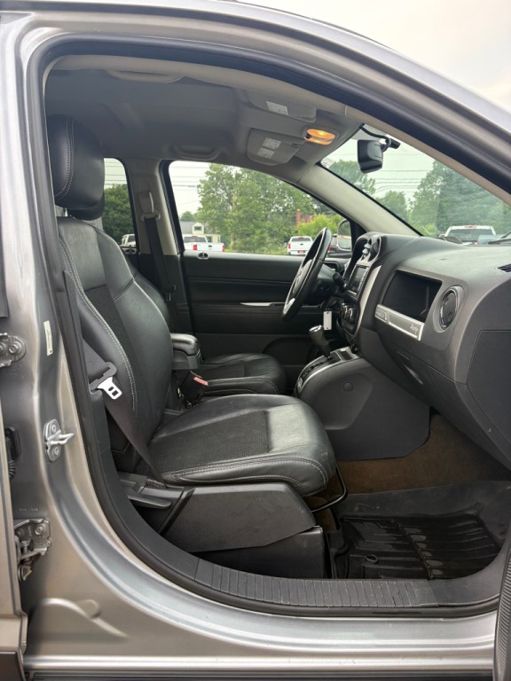 2016 Jeep Compass Image 11