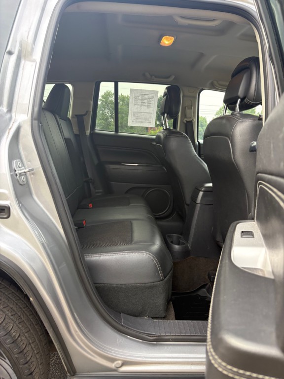 2016 Jeep Compass Image 12