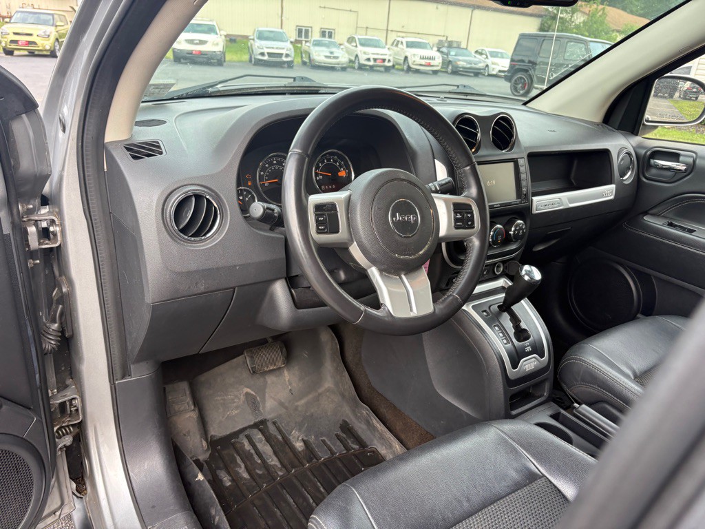 2016 Jeep Compass Image 13
