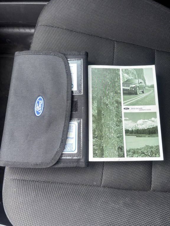 2010 Ford Escape Image 18