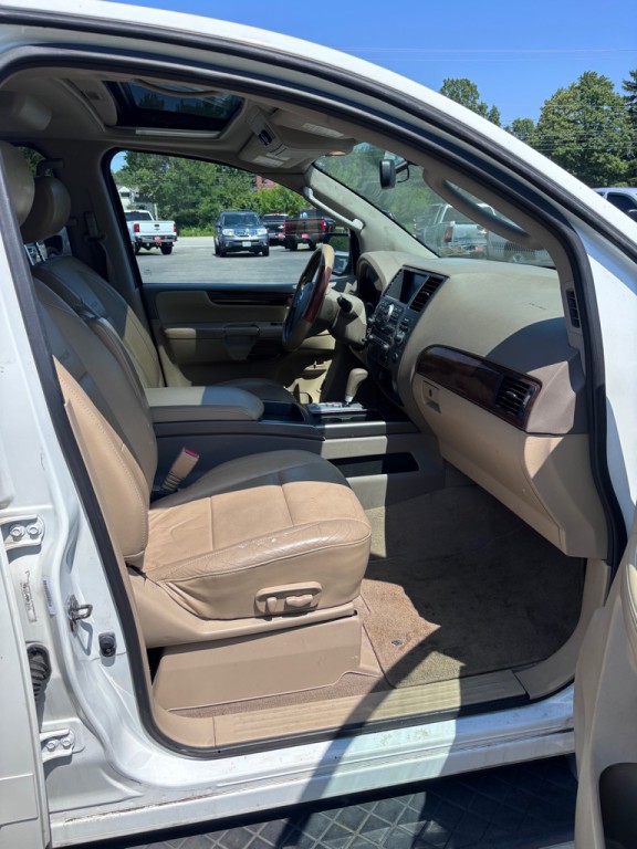 2012 Nissan Armada Image 11