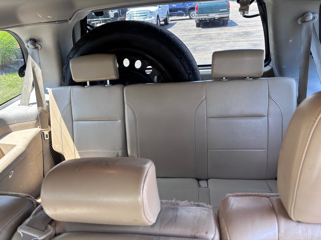2012 Nissan Armada Image 13