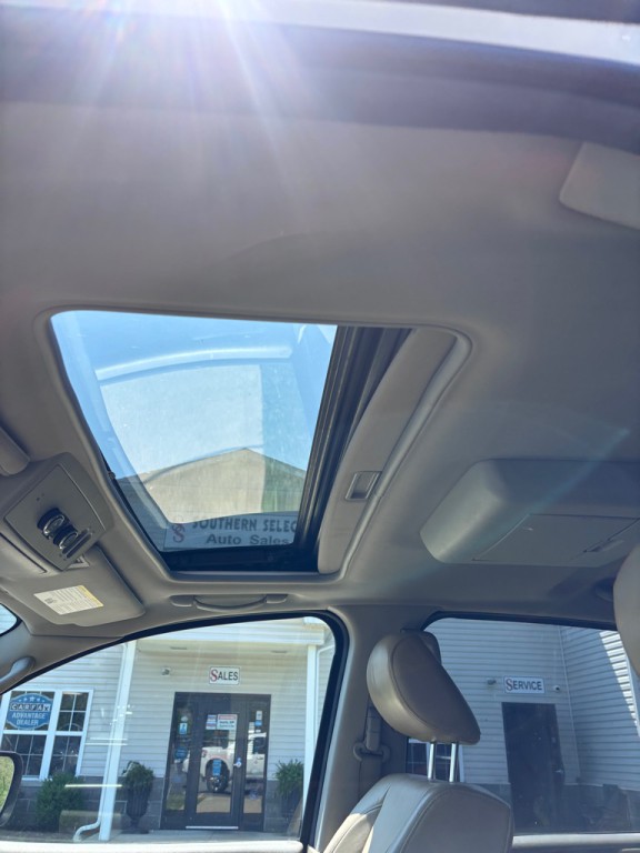2012 Nissan Armada Image 14