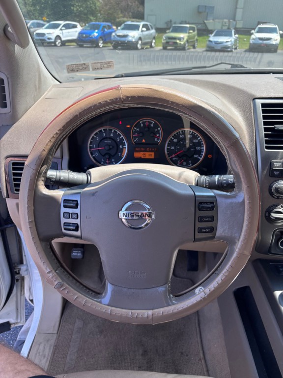 2012 Nissan Armada Image 17
