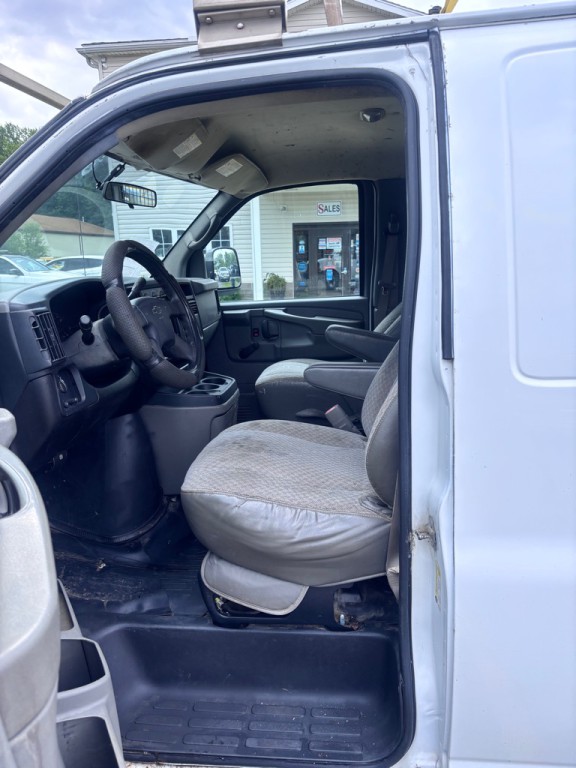 2006 Chevrolet Express Image 8