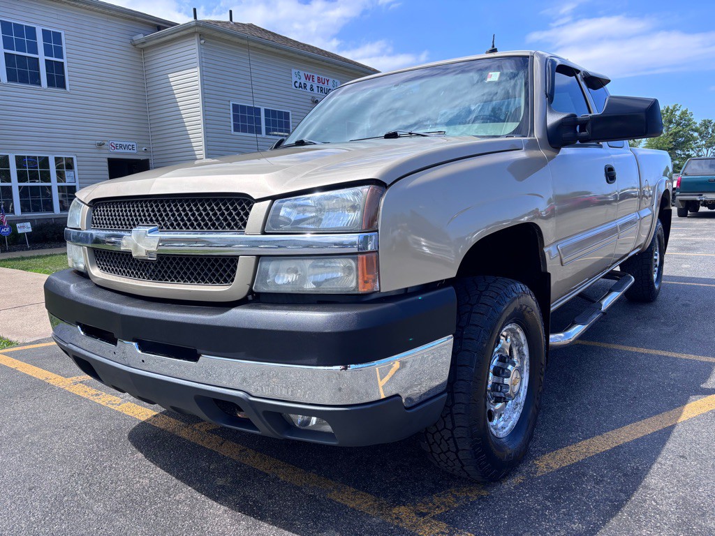 2003 Chevrolet Silverado 1500 Image 2