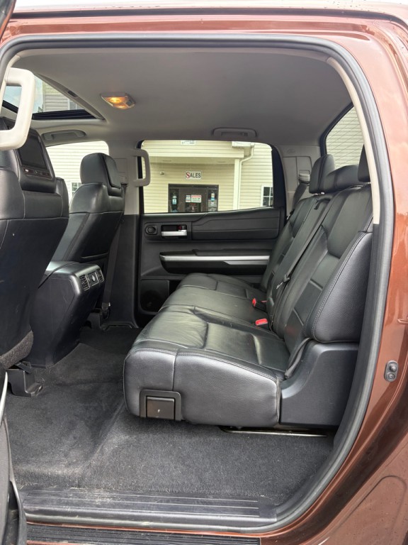 2017 Toyota Tundra Image 11