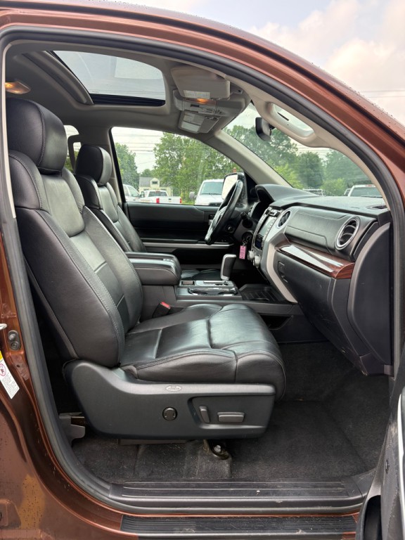 2017 Toyota Tundra Image 12