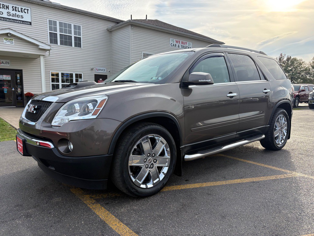 2010 GMC Acadia Image 2