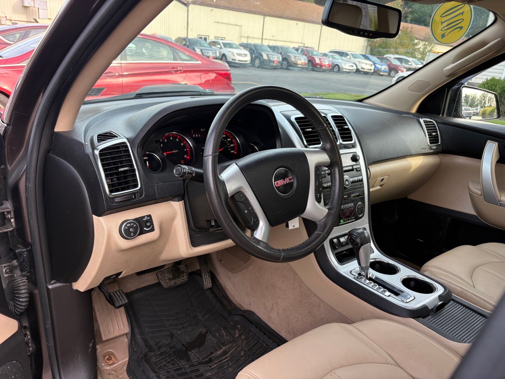 2010 GMC Acadia Image 14