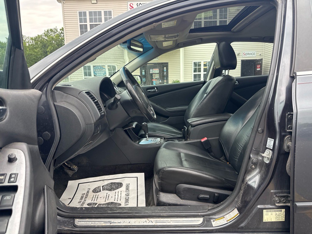 2011 Nissan Altima Image 8