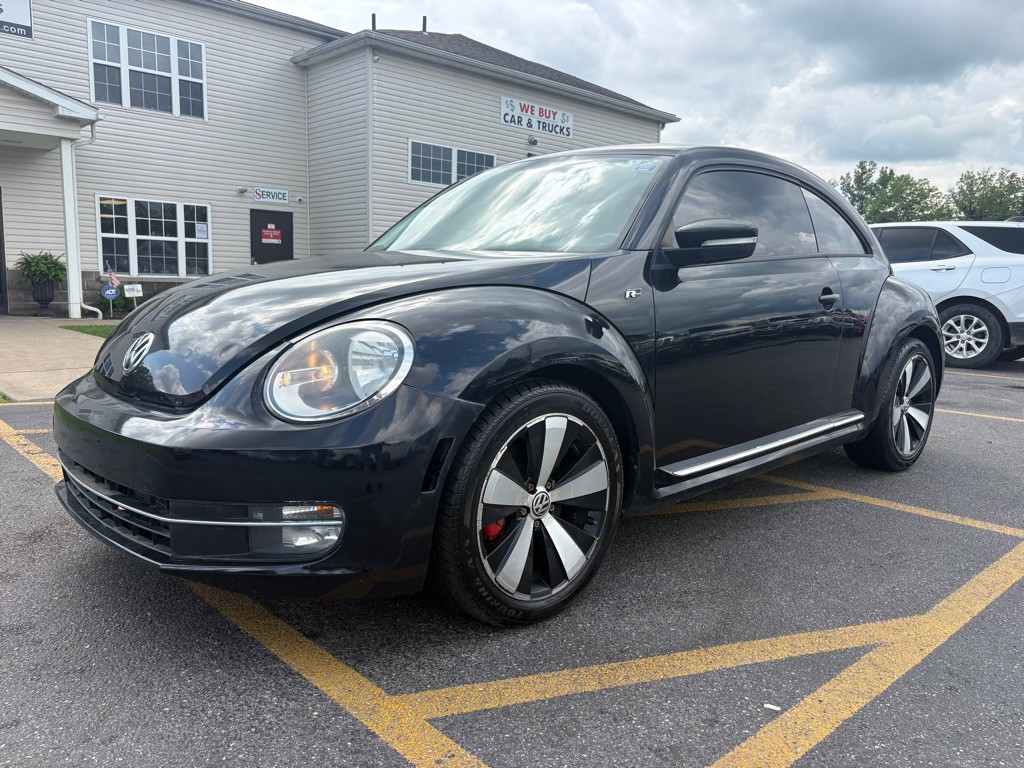 2015 Volkswagen Beetle Image 2