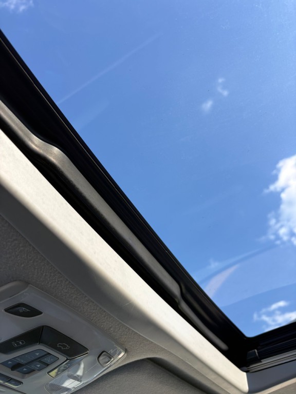 2011 Toyota Sienna Image 18