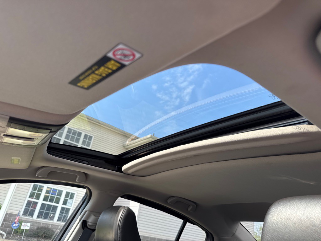 2012 Acura TL Image 16