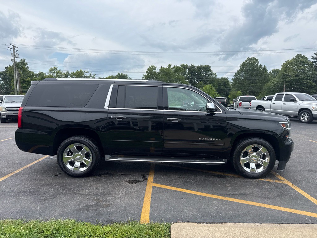 2015 Chevrolet Suburban Image 5