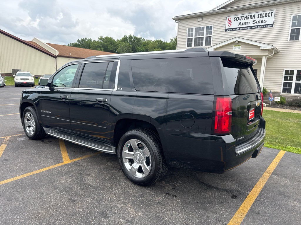 2015 Chevrolet Suburban Image 8
