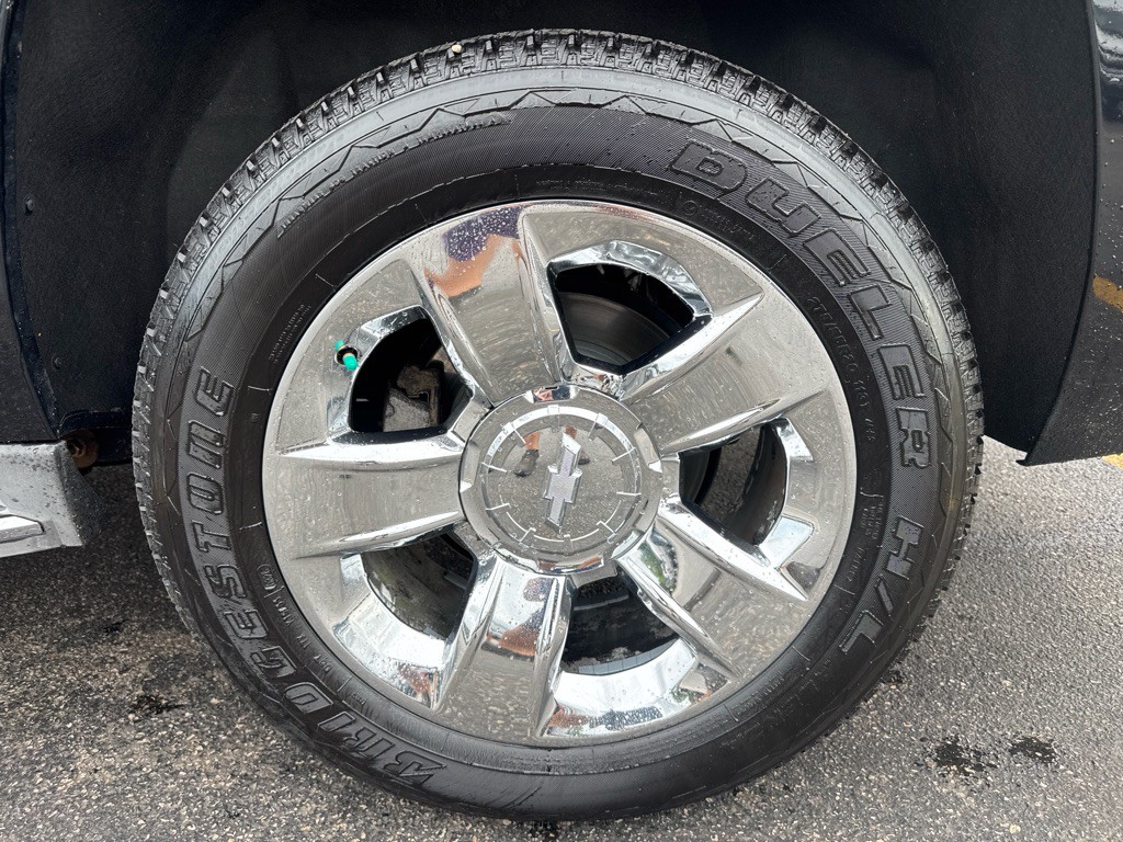 2015 Chevrolet Suburban Image 9