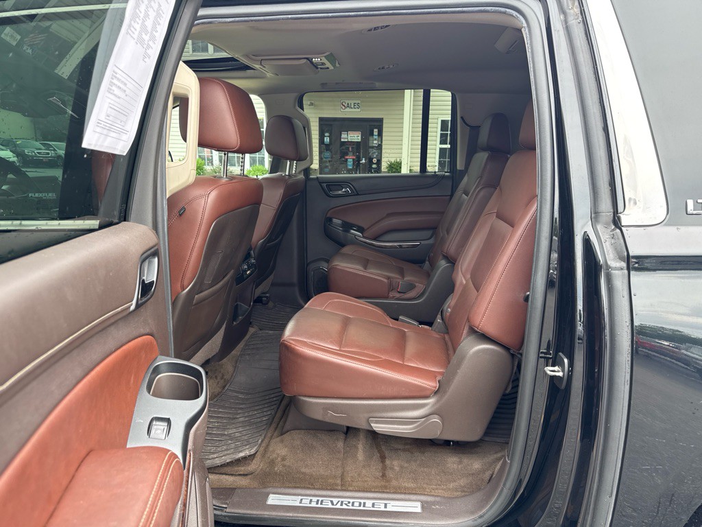 2015 Chevrolet Suburban Image 11