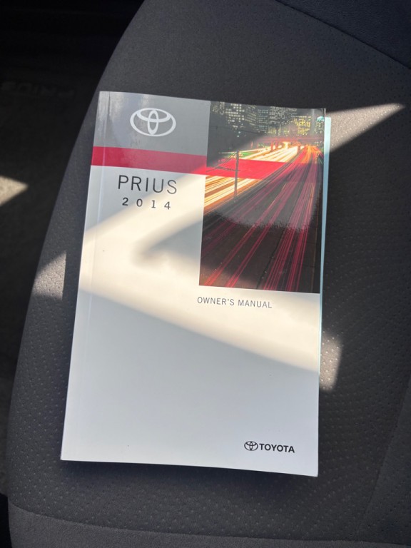 2014 Toyota Prius Image 19