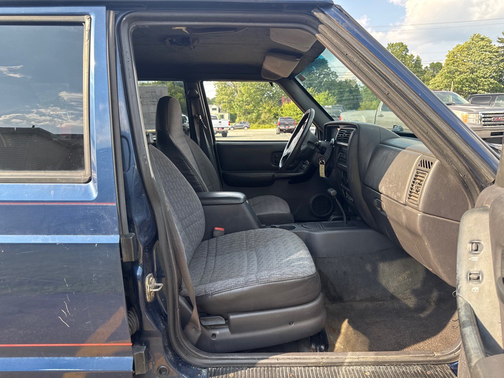 2000 Jeep Cherokee Image 13