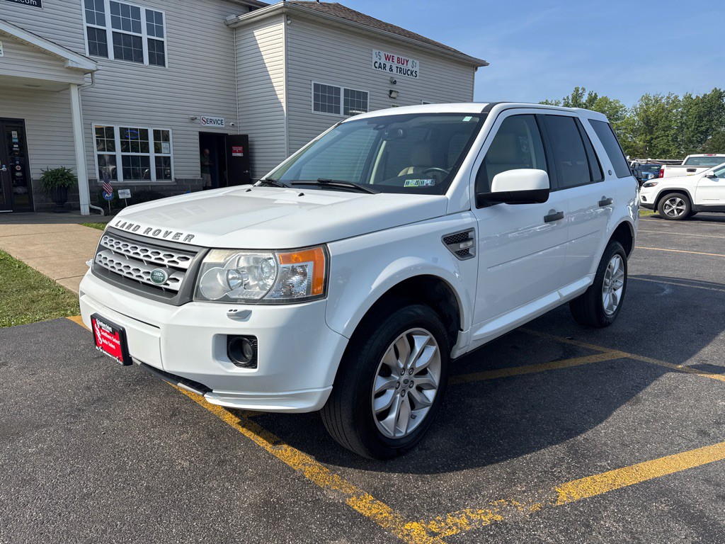 2011 Land Rover LR2 Image 2