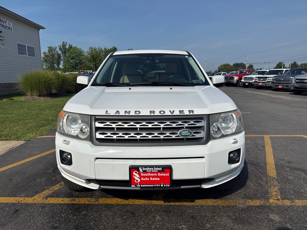 2011 Land Rover LR2 Image 3
