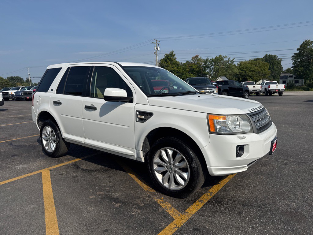2011 Land Rover LR2 Image 4