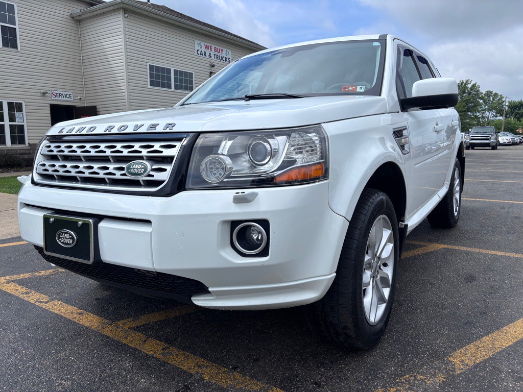2013 Land Rover LR2 Image 2