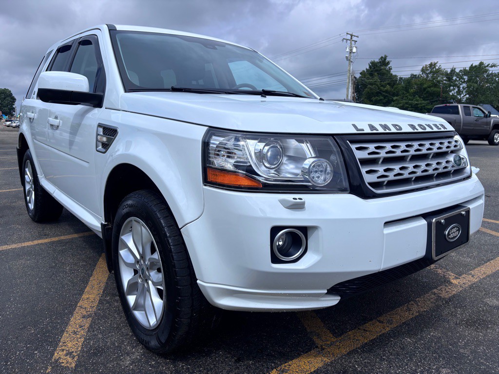 2013 Land Rover LR2 Image 4