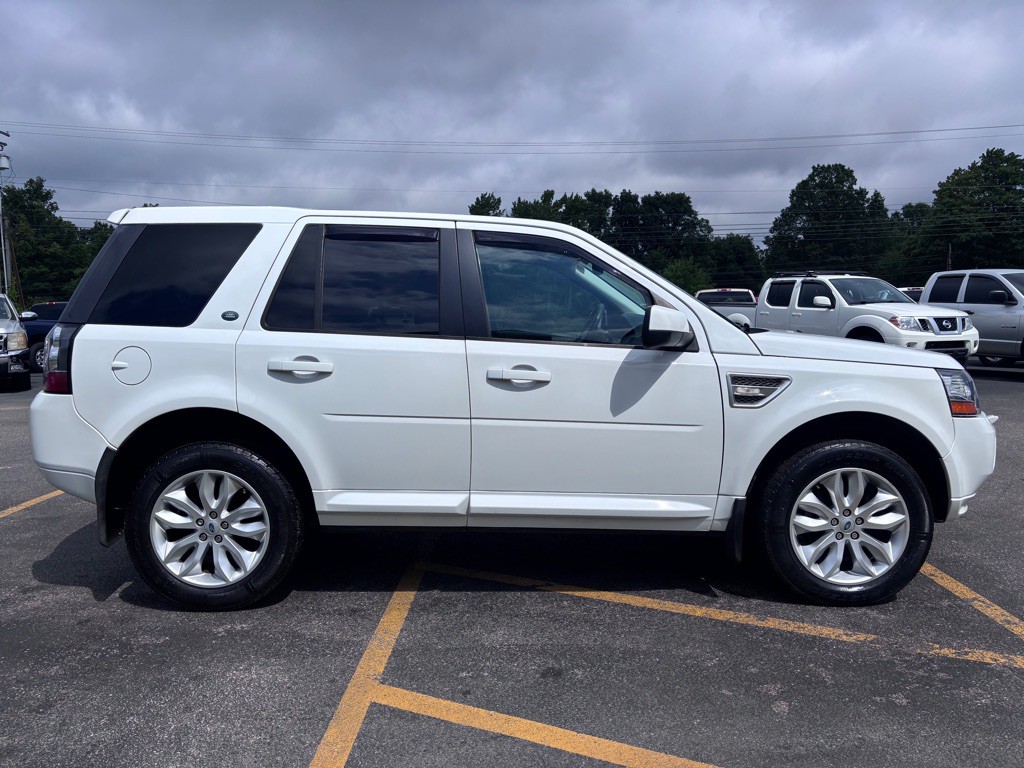 2013 Land Rover LR2 Image 5